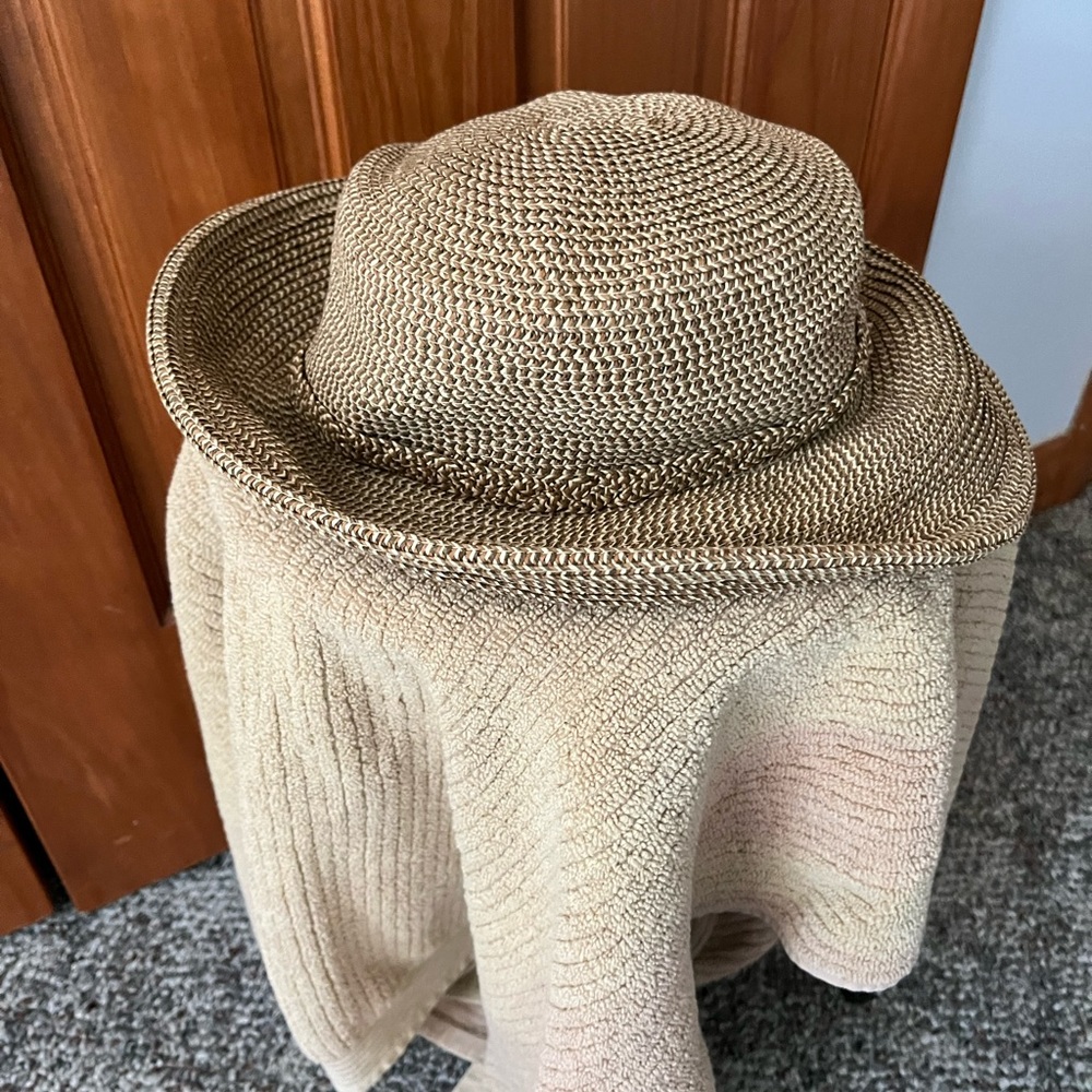 Nine West Hat….Beach or Out and About